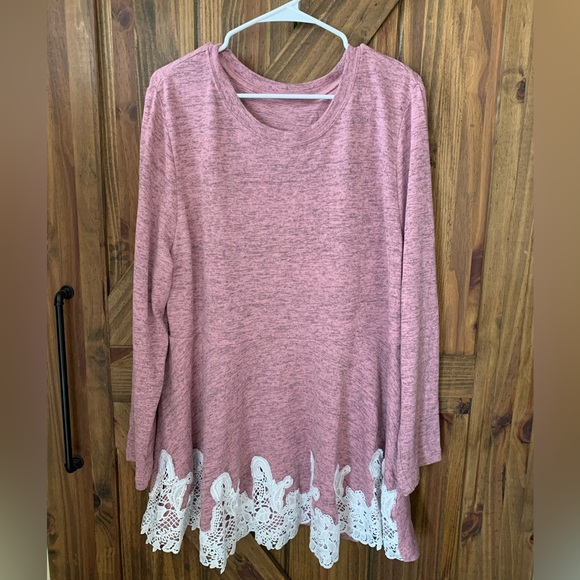 SHEIN Top with Lace Trim - Picture 3 of 3